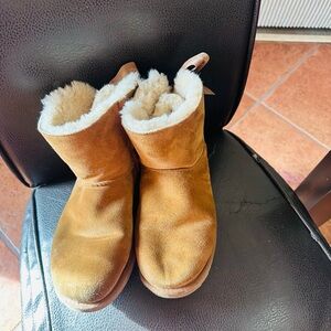 UGG Bailey Bow II boots women’s 10 excellent condition. See pics